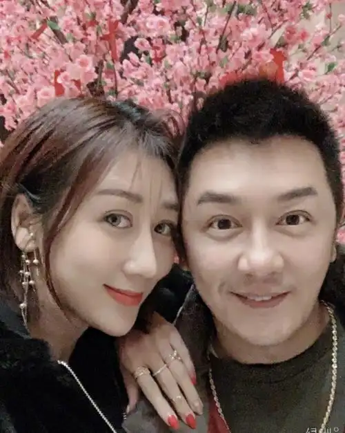 僵硬浮肿,像男芭比,中年男星动脸简直是"灾难现场"!_胡兵