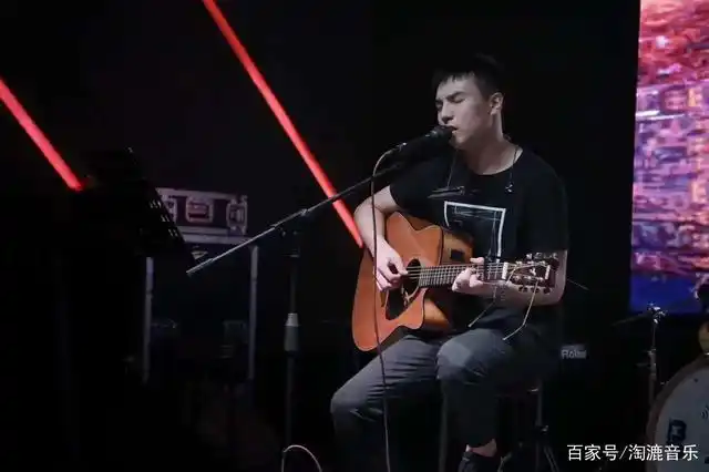 张小九:眼里有诗,自在远方