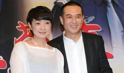 于和伟的老婆,张嘉译的老婆,靳东的老婆,差距在哪里?