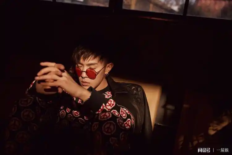 马伯骞的家庭背景也太强大了!难道这就是他有今天都是靠爸妈?