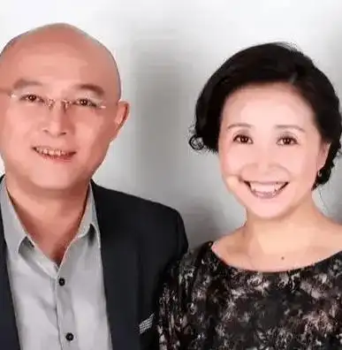 孟非:银行里那么多钞票,你能带走哪一张?_李雪正_妻子_工作