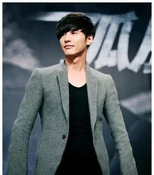 44岁韩星元斌近状曝光颜值如初身材好已有12年无新作上映