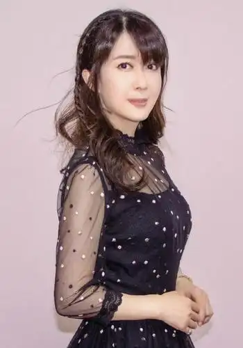 孟庭苇气质太惊艳,波点纱裙配麻花辫太减龄,完全看不出真实年龄