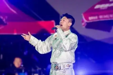 歌游内蒙古,遇见花开四季!乌兰图雅演唱会揭开兴安盟那达慕序幕!