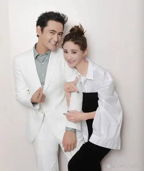 6月6日,,袁弘携带老婆子张歆艺亮相公众场合.更新社交动态.