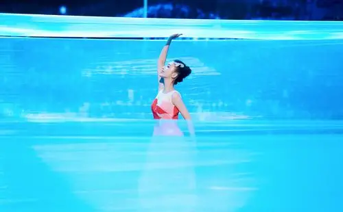 佟丽娅惊艳舞蹈共和国之恋