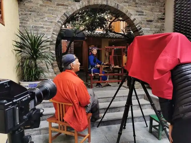 拍摄花絮二"非遗"二字,从字面之义还可以解读为"不能遗忘".