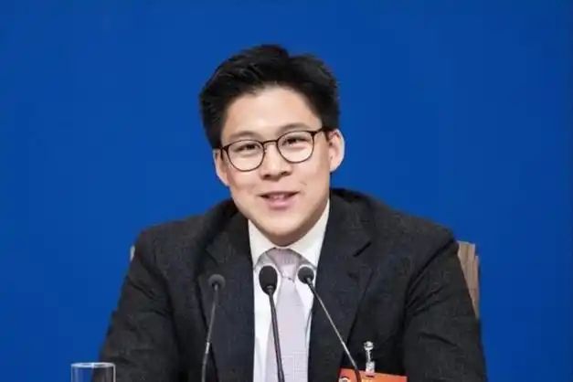 高!西方媒体再也抹黑不了中国!霍启刚这一招四两拨千斤,太赞了