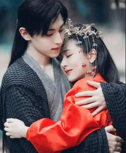 杨紫再谈小雪 20年情谊超越荧屏,与张一山共证友谊长存