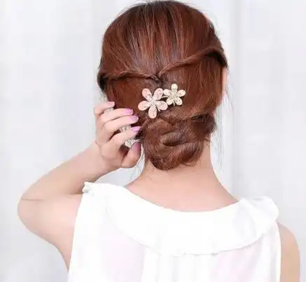 简单复古的盘发教程步骤,打造唯美女神范