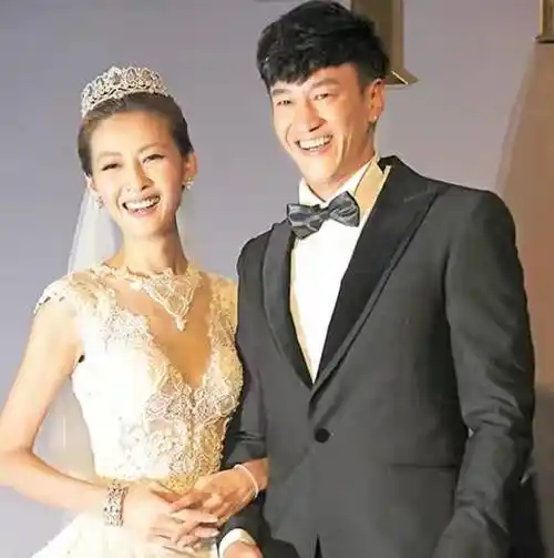 演员何润东:妻子是百货柜员,我们的爱情不是建立在金钱上_父亲_朋友