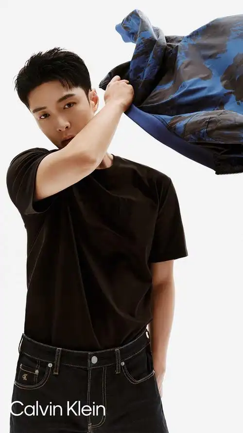 ck全球代言人张艺兴