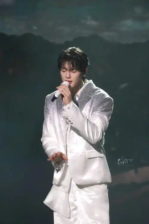 车银优0223出道八周年快乐