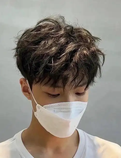 可满足造型感不管发量多还是发量少,都可以轻松驾驭,纹理感层次感十足