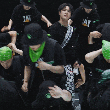 星咖来了王一博他一直在用行动证明自己