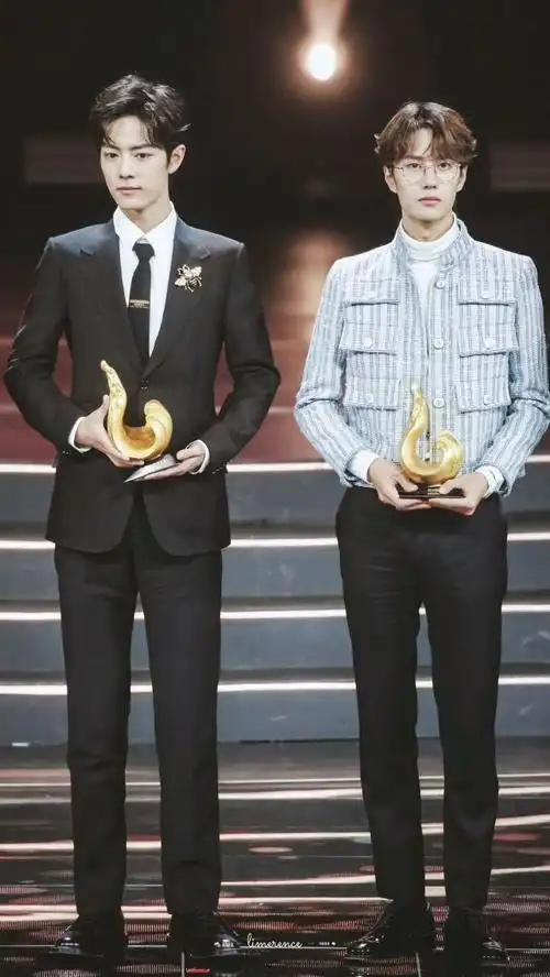 微博之夜王一博提前离场,肖战这个举动引人泪奔