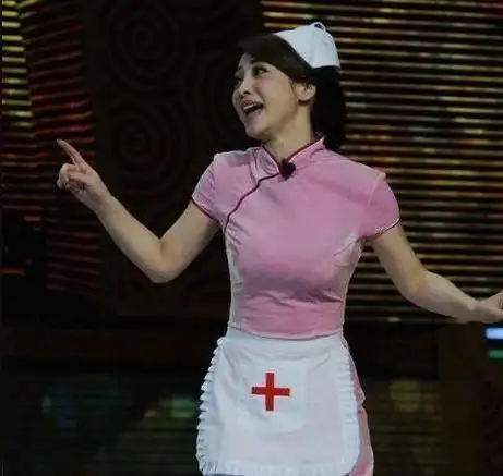 不谈情趣,正经聊聊护士服经历的变化,最喜欢柳岩穿的那款