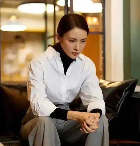 看热播剧《了不起的女孩》,学会金晨的首饰搭配你也可以了不起!