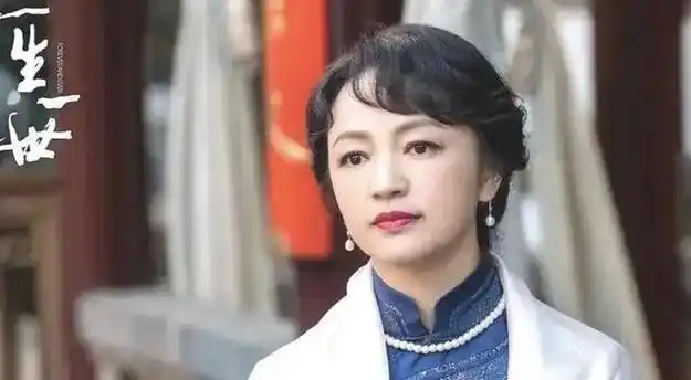 中年女演员的透明在50岁的罗海琼身上体现得淋漓尽致