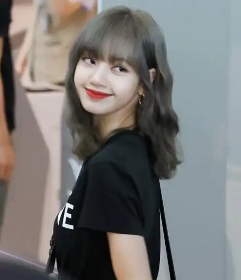 lisa发型大全盘点lisa锁骨发型挂耳染