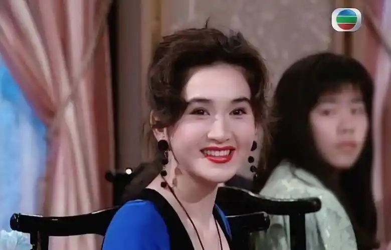 温碧霞年轻时的妆容绝了,30年前凭港妆登上颜值巅峰,惊艳了众人_自然