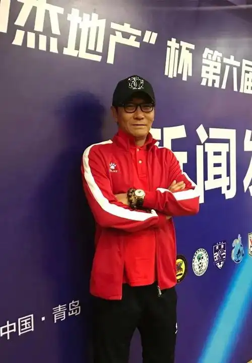 那英陪伴10年的前夫居然是熟悉的他如今52岁成油腻老大爷