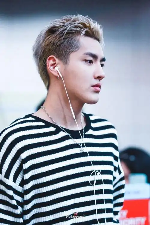 【吴亦凡 侧颜】最美是你侧面的风姿