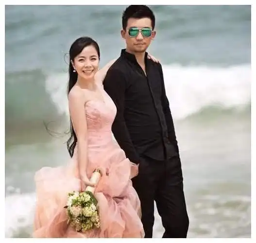 放弃名利回农村带娃为爱情嫁给经纪人的王二妮35岁活出自我