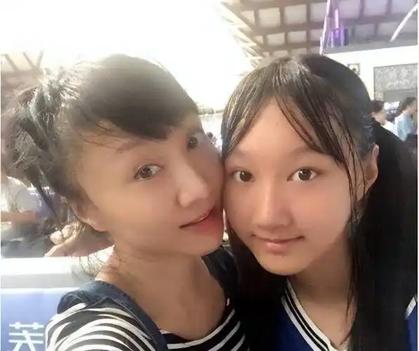 原创云飞前妻高玥老公成名后和她离婚如今带着女儿有了新生活