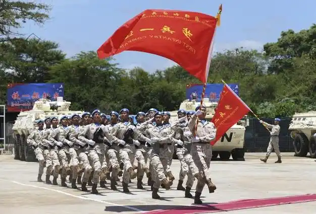 批赴南苏丹(朱巴)维和步兵营700名维和官兵授予联合国"和平荣誉勋章"