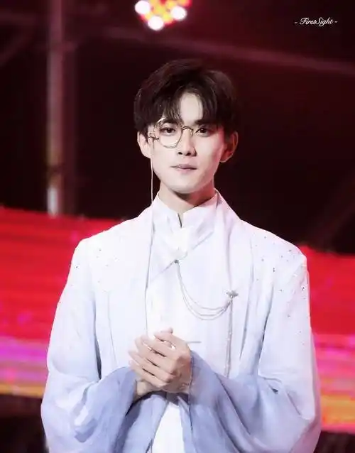 原创妖扬不愧是古风圈一体机穿上汉服后温润如玉太迷人