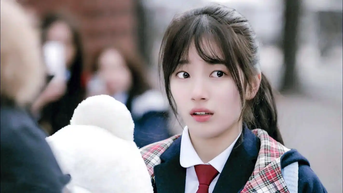 韩剧《任意依恋》校服剧照图片桌面壁纸