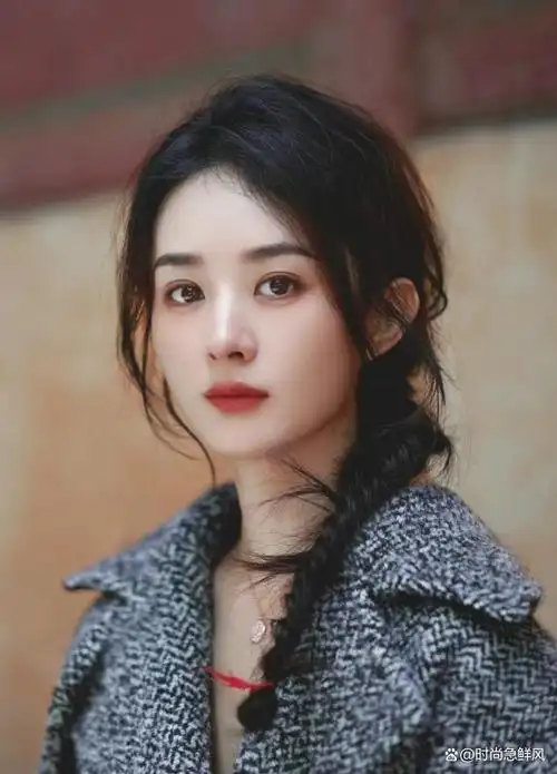 大部分女生认为美女的标配就一定是大眼睛和高鼻梁,要不然人们总是说