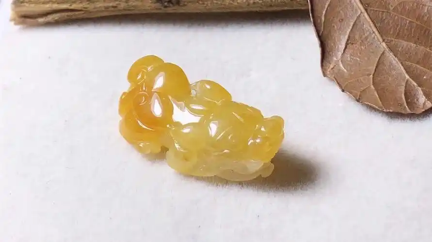 天然翡翠黄翡貔貅镶嵌吊坠裸石