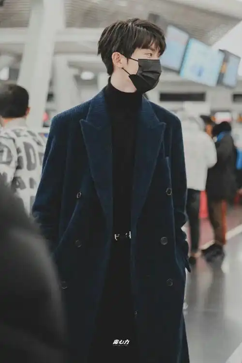 马嘉祺17年机场#马嘉祺学机场和日常穿搭,各种风格轻松get身材崩