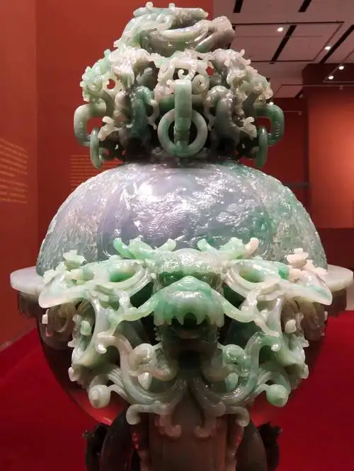 国宝级的翡翠工艺挪不开眼的美好