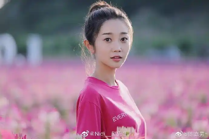 女演员陈嘉男[超话]#你笑起来真好看,像春. 来自nidi__赵先生 - 微博