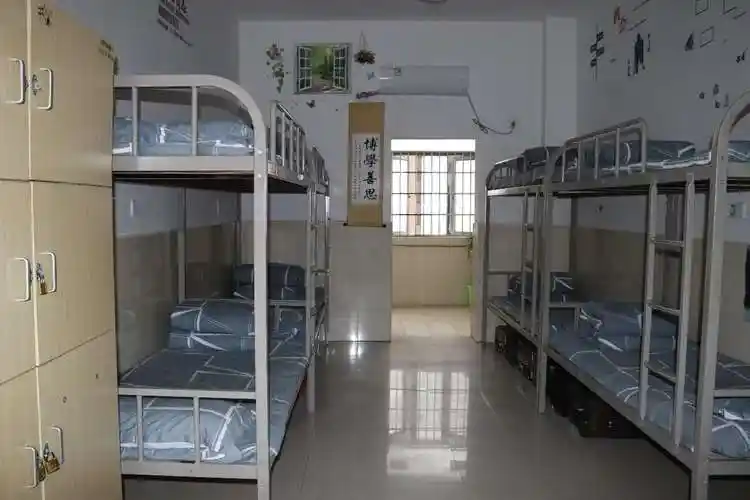 名称 荣获文明寝室 获奖时间 2020-09-16 类别 1002001 单位 衡云中学