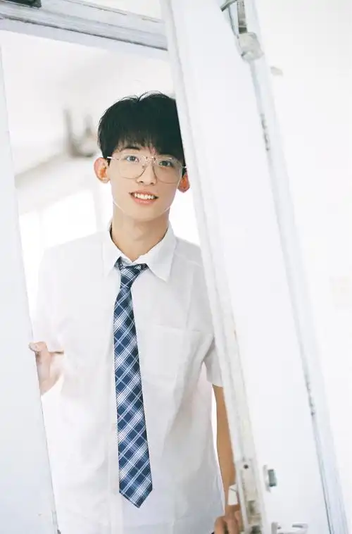 常华森《时间倒数遇见你》热拍 首部影视剧演绎阳光大男孩