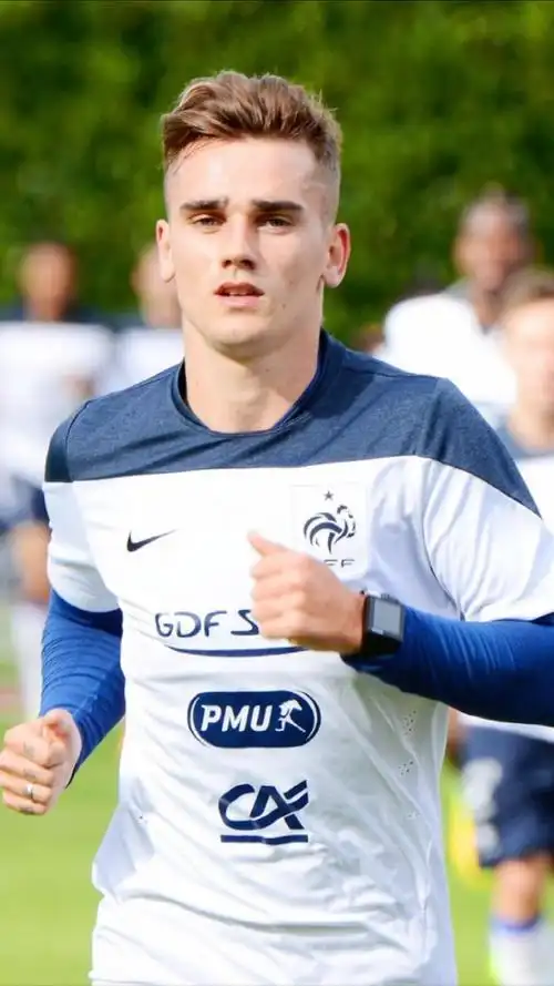 足坛巨星庆祝动作盘点庆祝鬼才格子格列兹曼