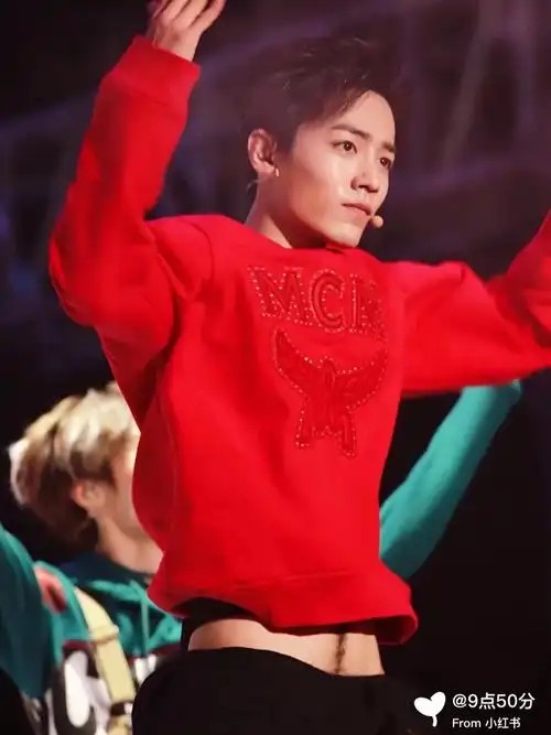 拥有性感腹毛的宝宝