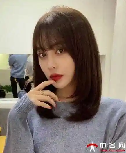 直发发型女中长发2021最洋气直发发型推荐