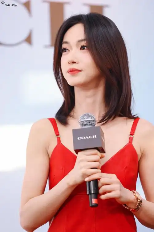 吴谨言##吴谨言coach品牌代言人##吴谨言墨雨云间