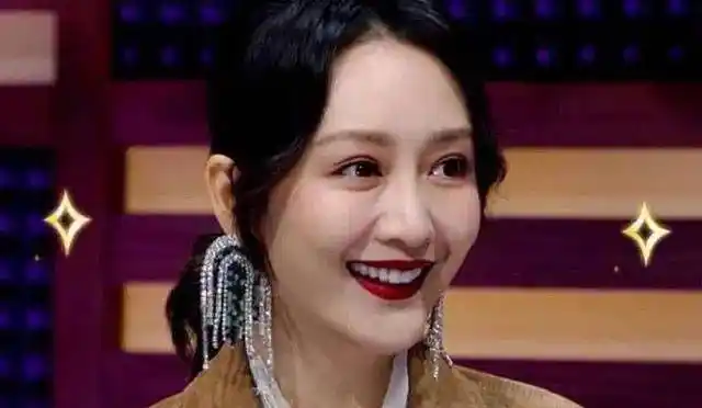 王鸥青年旧照被扒,五官与现在没有任何区别,打脸整容造谣者!