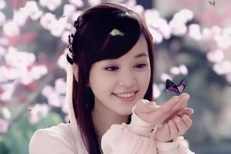 原创真正的古装美女没有满头珠翠钗环照样美若天仙