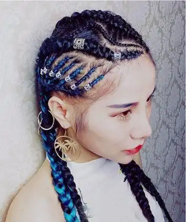 酷女孩就梳小脏辫发型 非主流女孩偏爱的小脏辫这样编