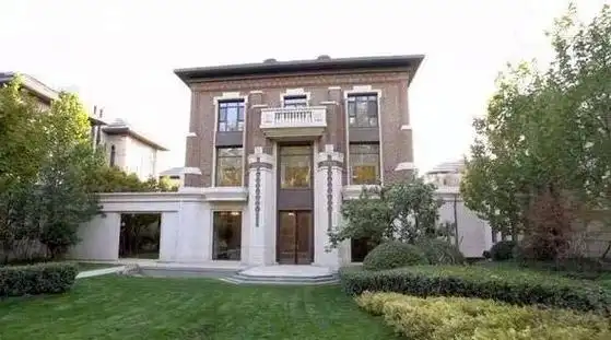 北京2亿豪宅光灯具清洁费一次10万网友有钱人的快乐我想象不到