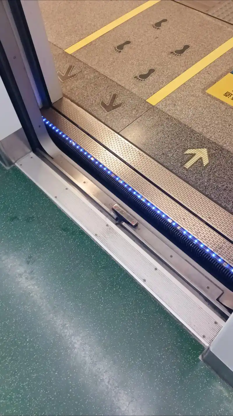 西安地铁 #拍火车 #西户铁路 全国独树一帜的 "地铁 - 抖音