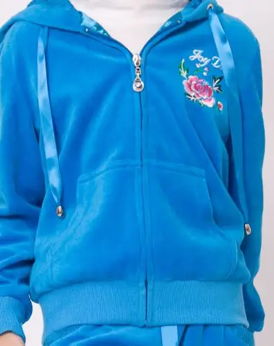 女童湖蓝色天鹅绒套装