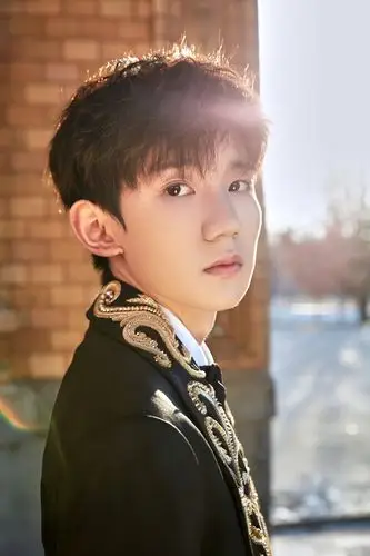 2019王源《地久天长》红毯仪式_高清图片大全-爱豆app